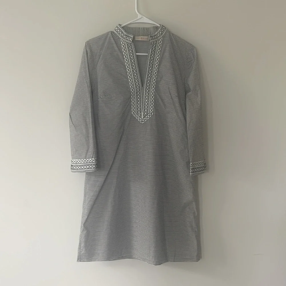 Tory Burch excellent zipper